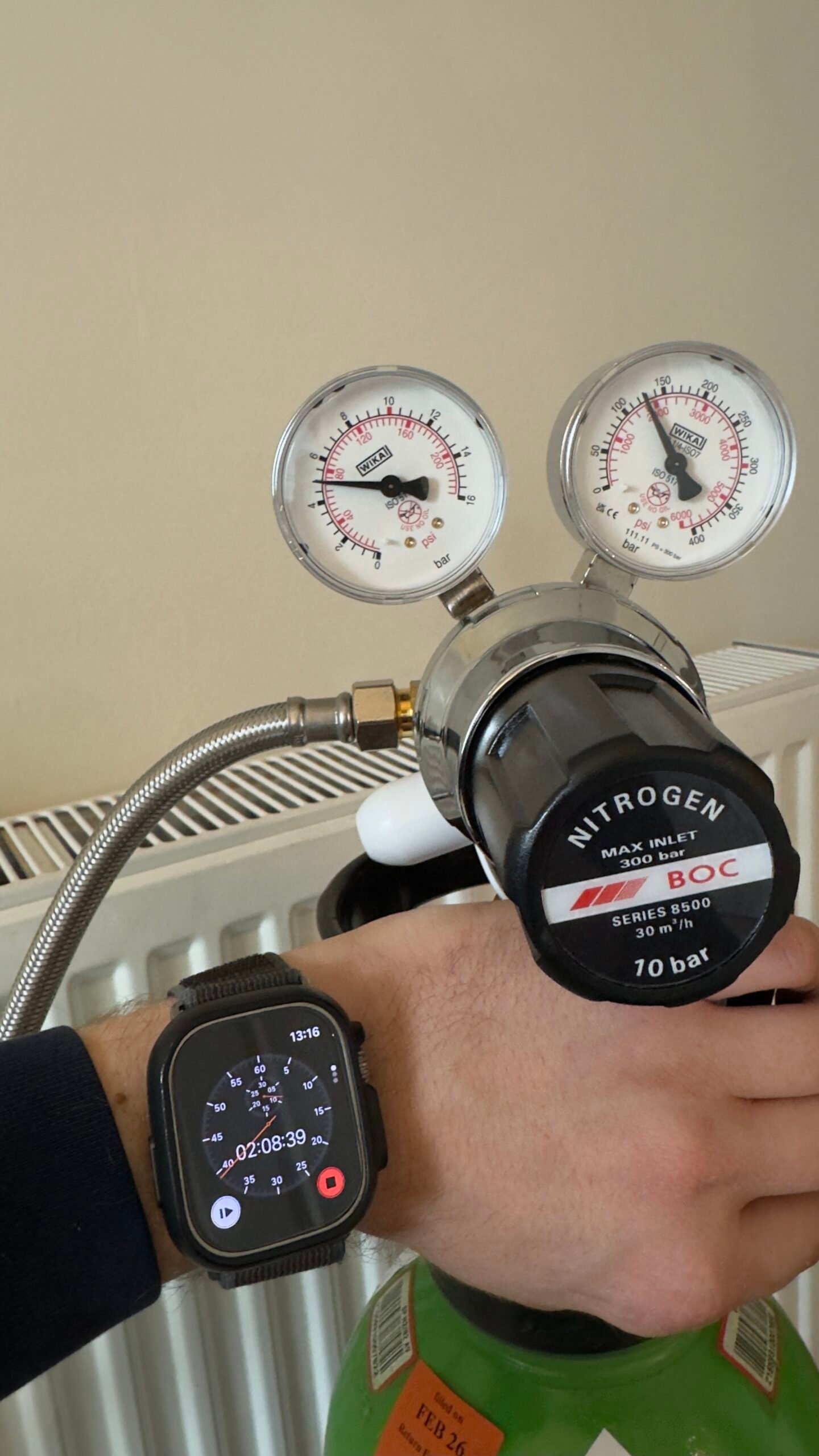 Trace gas detection — nitrogen BOC cylinder with WIKA pressure gauges connected to central heating system