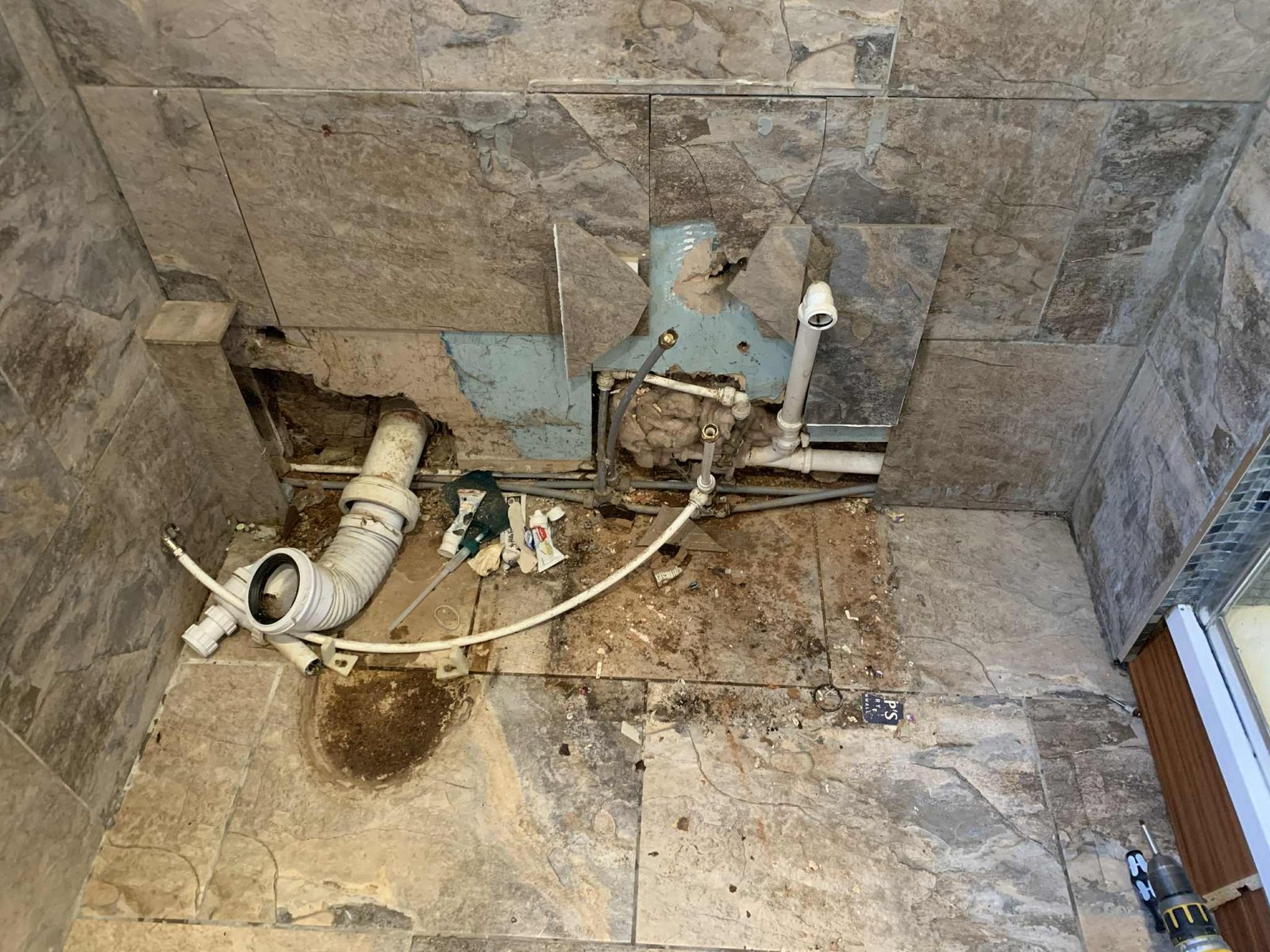 Bathroom before renovation — Stratford-upon-Avon